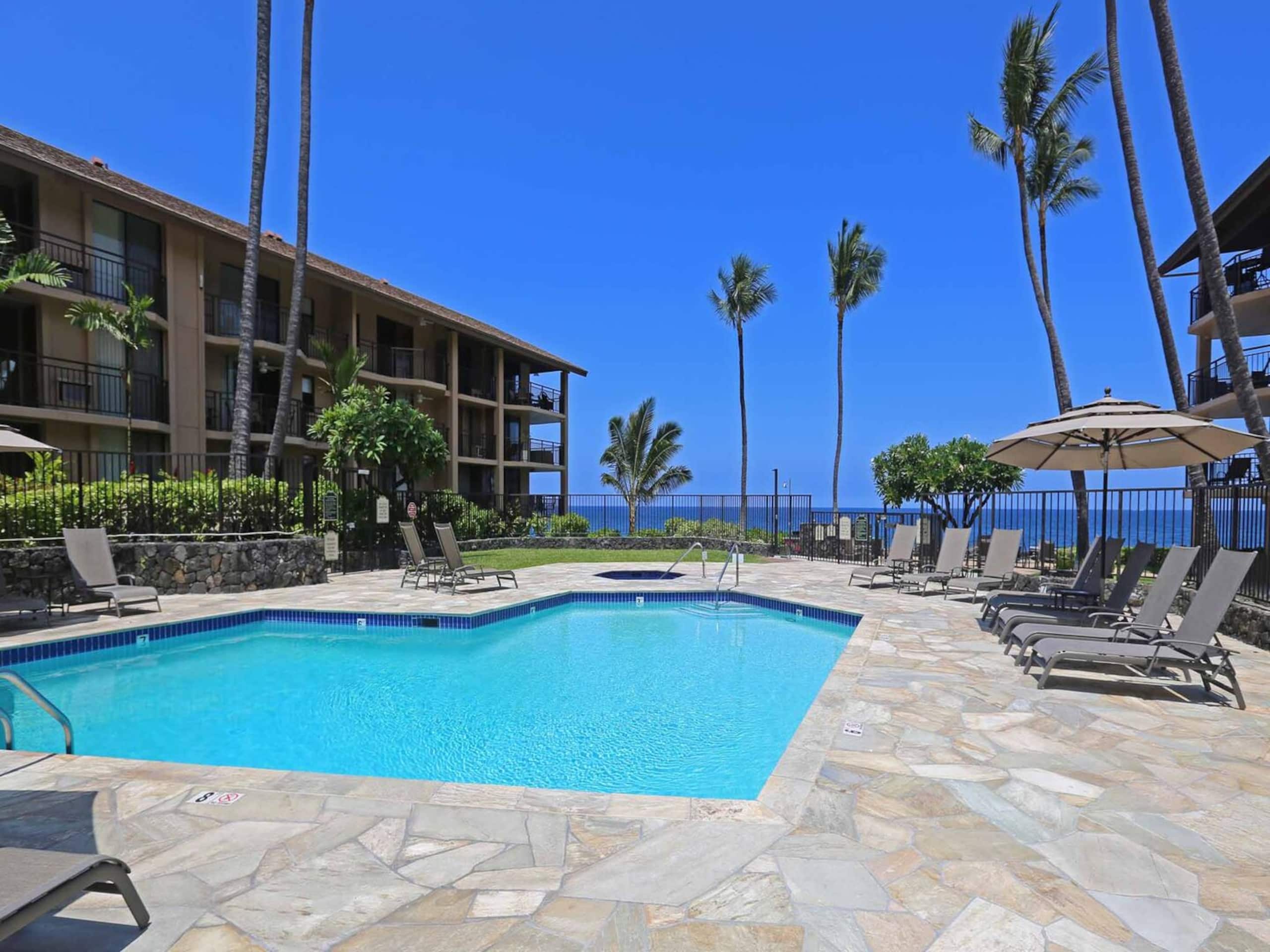 Condo in Kailua-Kona · ★4.81 · 3 bedrooms · 3 beds · 2 baths - Image 28