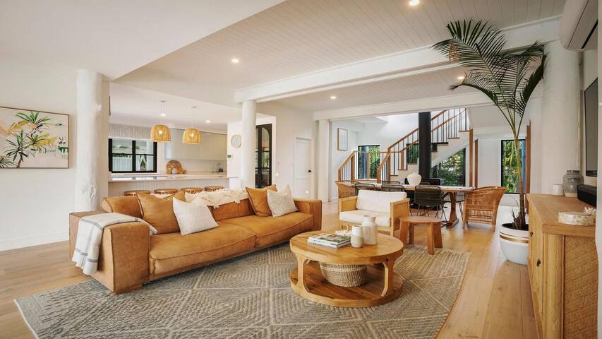 Your Luxury Escape – Cedar Seas gallery image 2