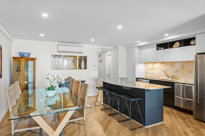 Apartment M305 – a popular beachside apartment!