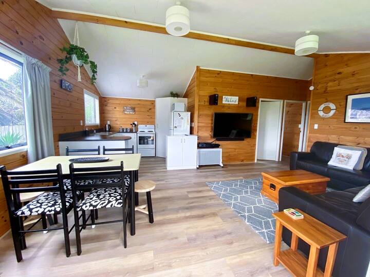 Relax Cabin - Waihi Beach Holiday Home - Waihi Beach