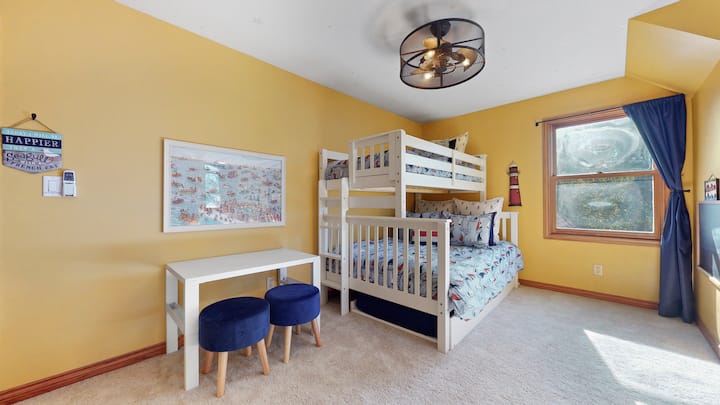 Glenn Haven Getaway Bedroom 2  Bunks: Sail Away