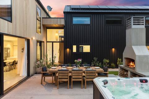 The Gold Mine | Arrowtown | Hot Tub | Fire place