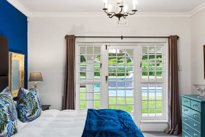 Heart of Constantia Winelands gallery image 2