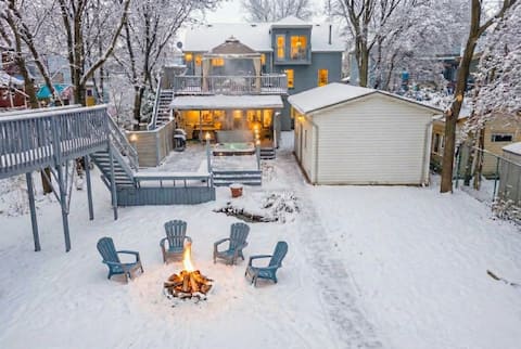 Lakefront Haven: 6BR Cottage with Hot Tub & Views