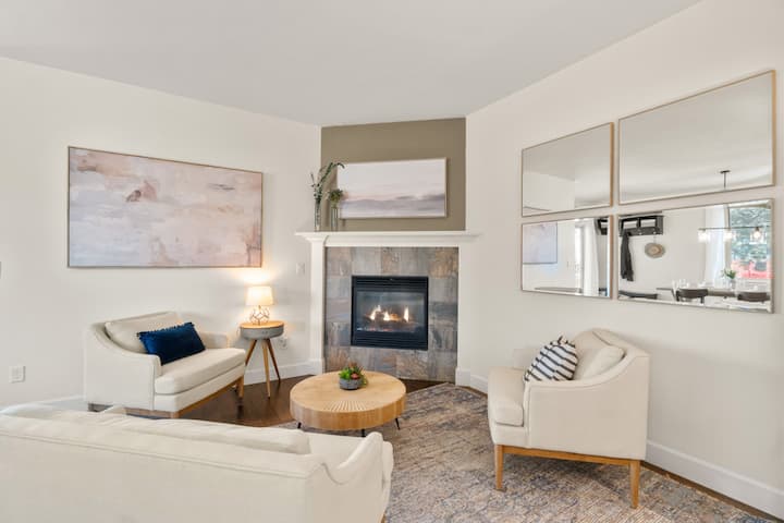Movie Theater, Office, Pets! - Stunning Bend Home - Bend, OR