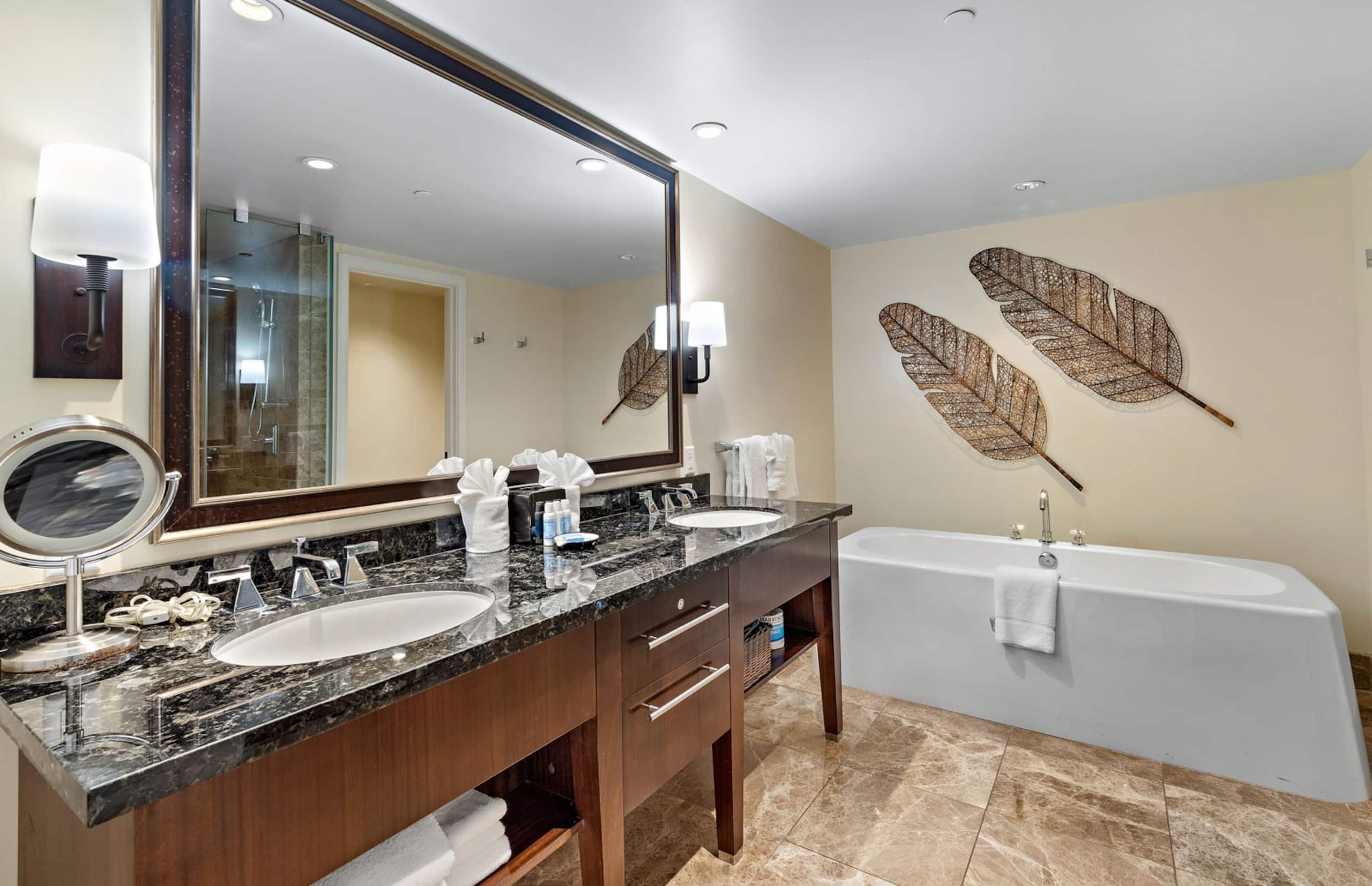 Condo in Lahaina · ★5.0 · 3 bedrooms · 4 beds · 3 baths - Image 25