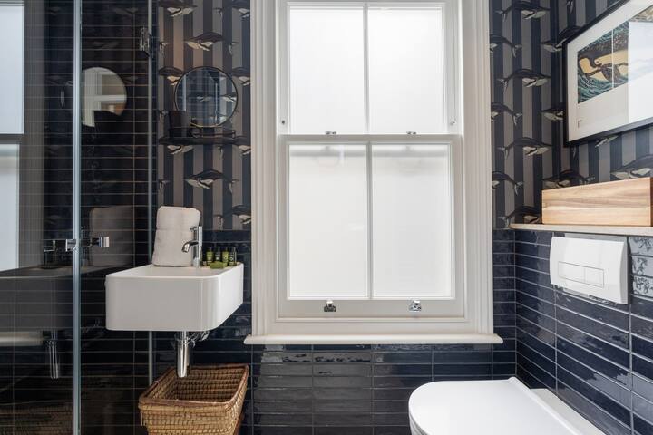 Stylish 2 bed Belgravia flat in Elizabeth Street gallery image 2