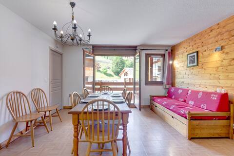 Successful Airbnb property: Le Chevreuil – 3 bedrooms, terrace, pool in Flumet