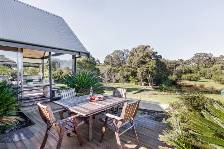 Nanga Mai—Luxe Bushland Haven near Yallingup Beach gallery image 2