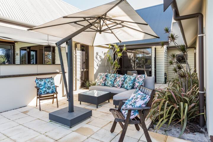 Nanga Mai—Luxe Bushland Haven near Yallingup Beach gallery image 4