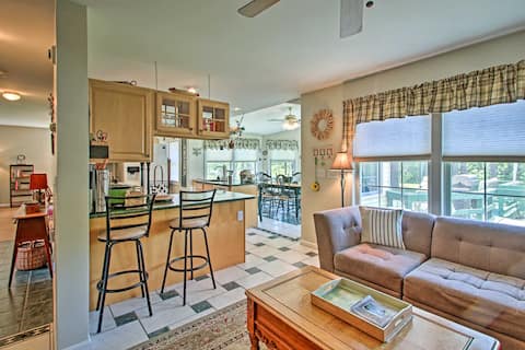 White Mountains Escape w/ Hot Tub & Fire Pit!