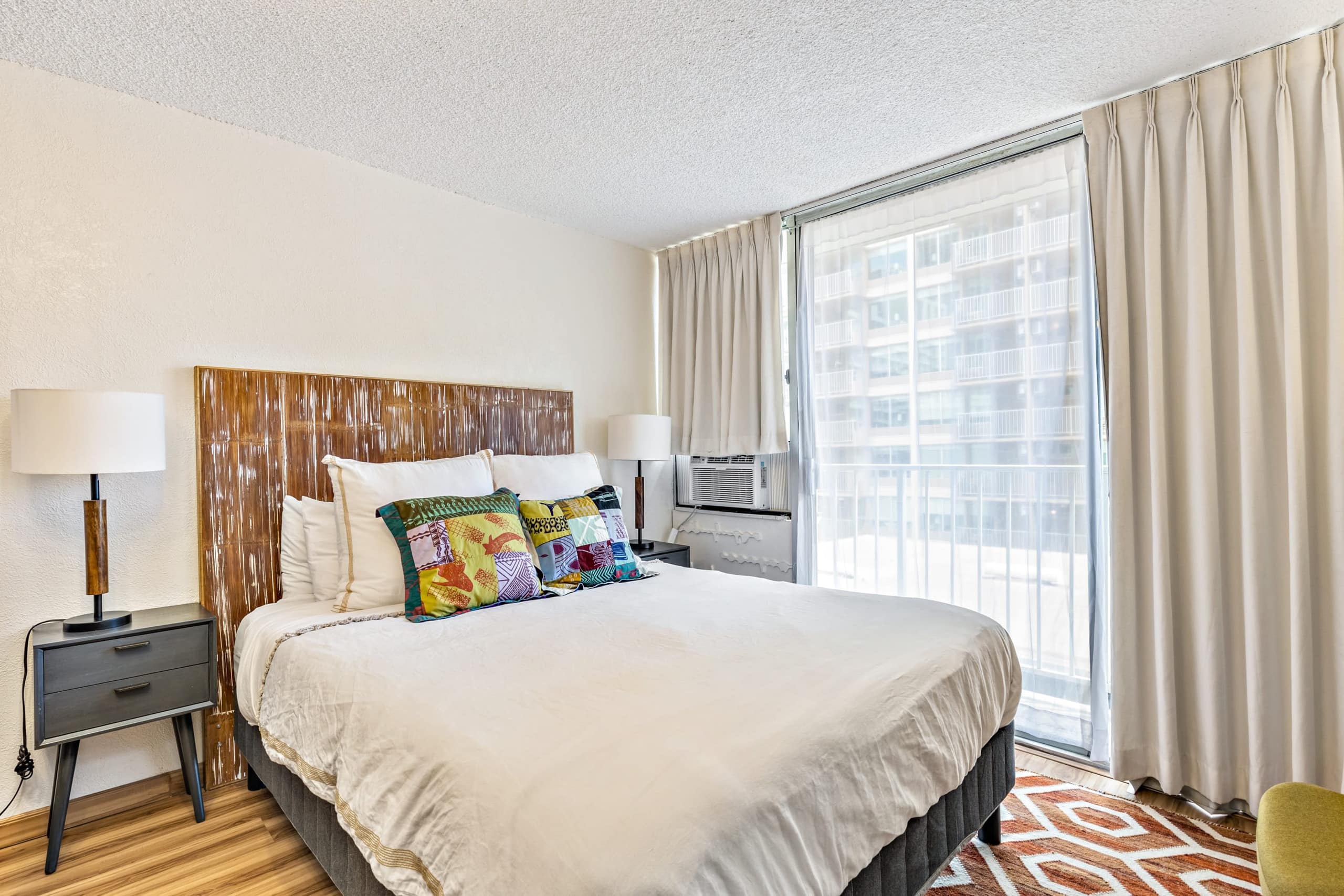 Condo in Honolulu · ★4.79 · 1 bedroom · 2 beds · 1 bath - Image 7