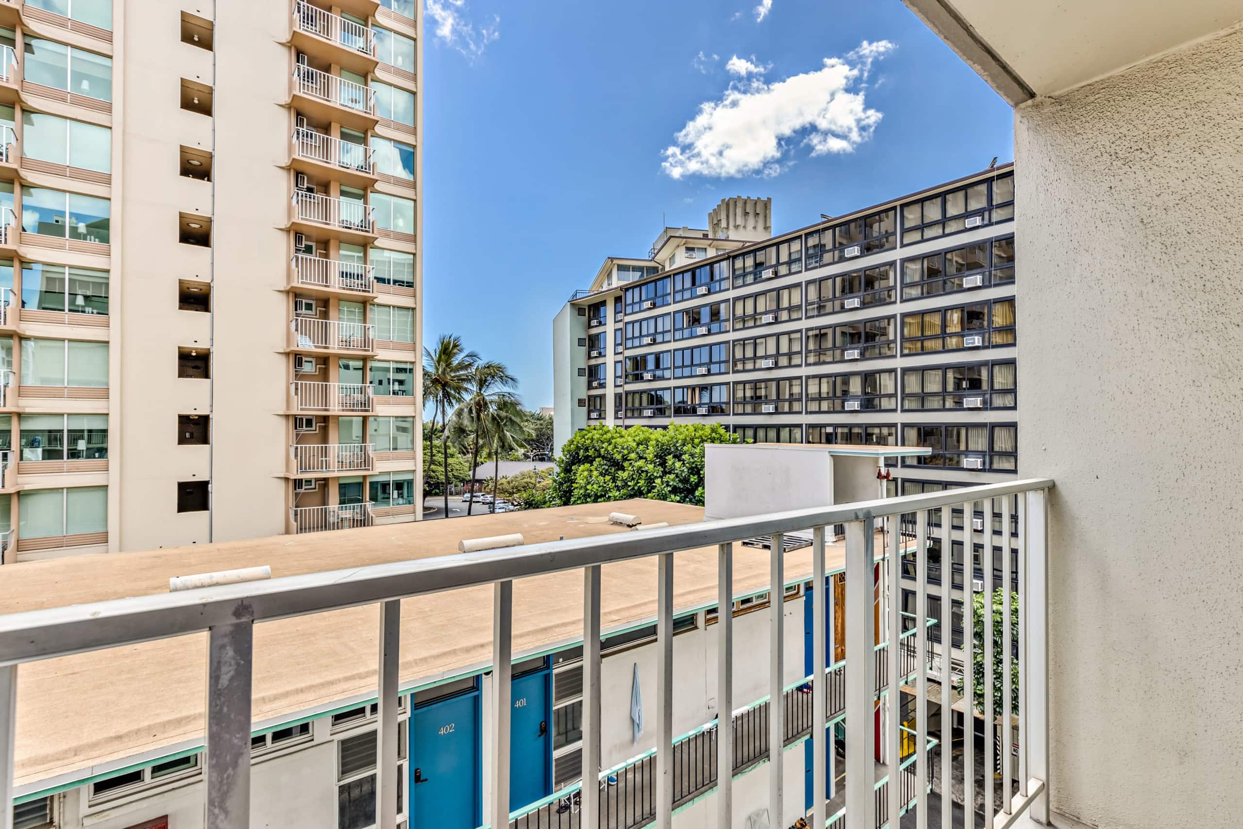 Condo in Honolulu · ★4.79 · 1 bedroom · 2 beds · 1 bath - Image 15