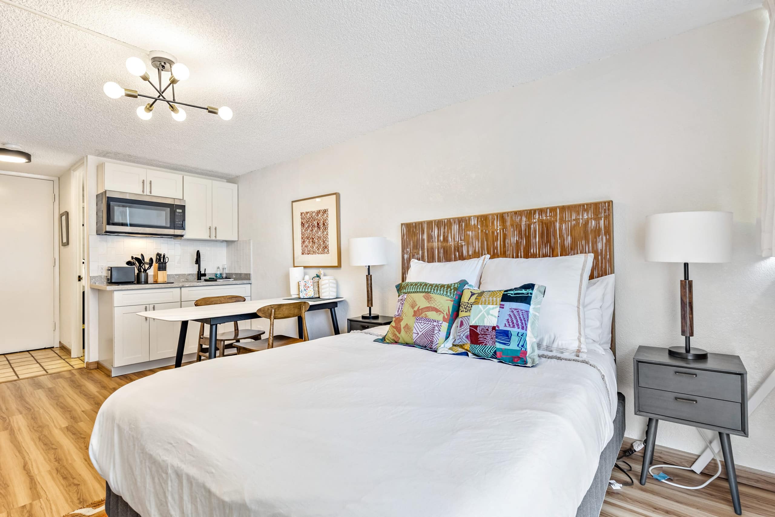 Condo in Honolulu · ★4.79 · 1 bedroom · 2 beds · 1 bath - Image 8