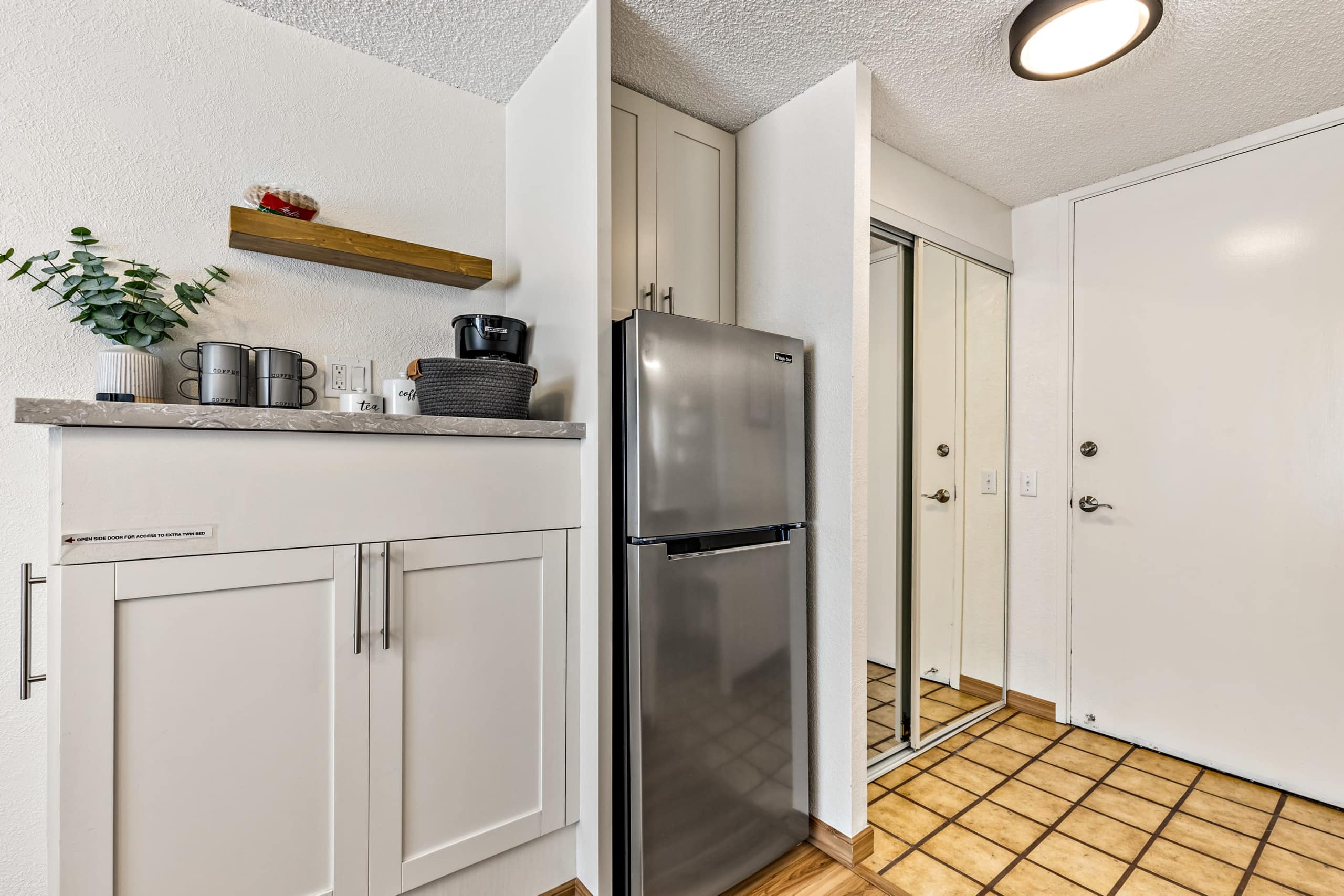 Condo in Honolulu · ★4.79 · 1 bedroom · 2 beds · 1 bath - Image 3