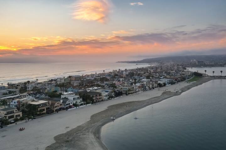 Bay View 3 by AvantStay|Stunning Home on the Beach gallery image 5