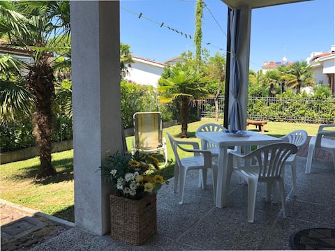 Relaxing villa near the beach