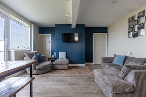 Seaside Bliss: Beach Access, Ideal for Families