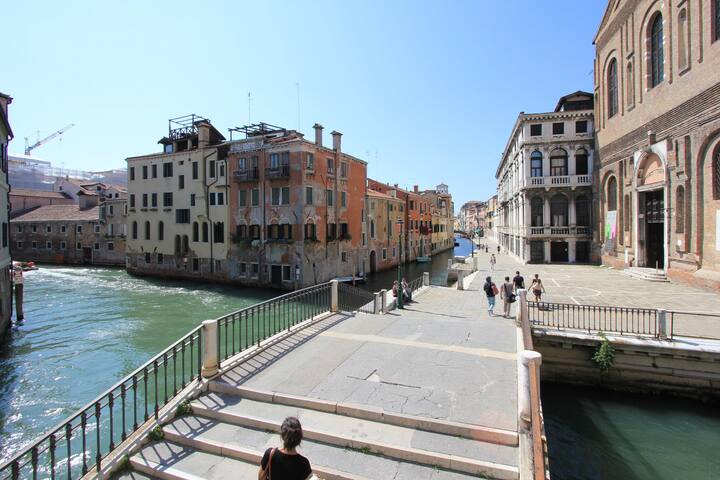 Residence Tiepolo Prestige (Canal View) gallery image 2