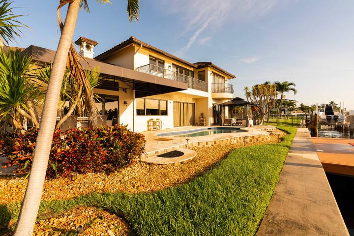 5 Bedroom Luxe Villa on Deep Water Intracoastal