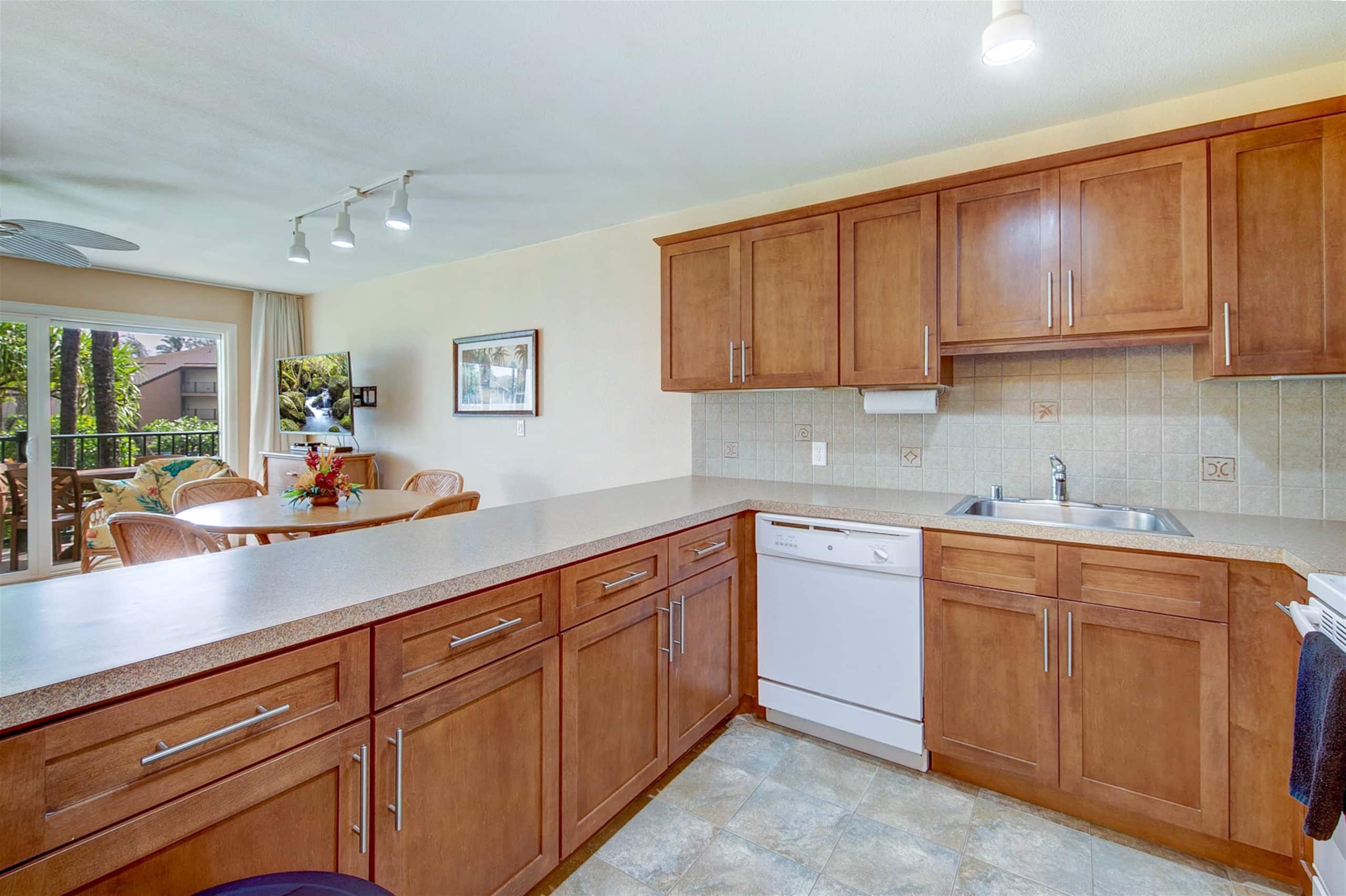 Condo in Kapaa · ★4.65 · 1 bedroom · 2 beds · 1 shared bath - Image 5