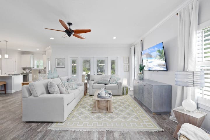 Stylish Beach Home With Pool & Putting Green - Neptune Beach, FL