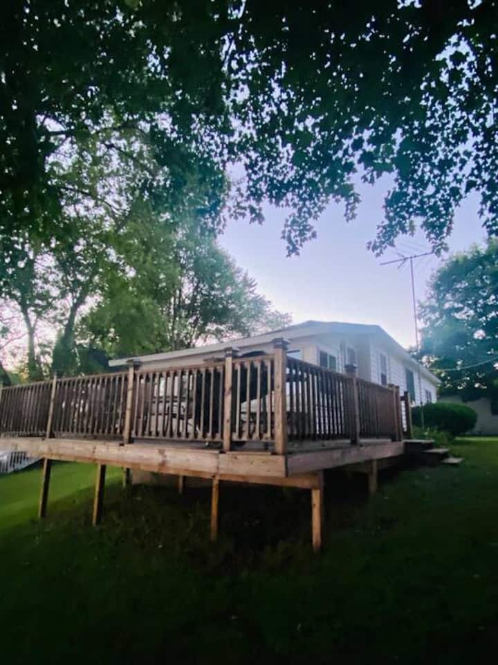 Klinger Lake Vacation Rentals & Homes White Pigeon Township, MI Airbnb
