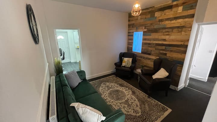 Long Stay 6 Bed House Birmingham For Contractors - Birmingham