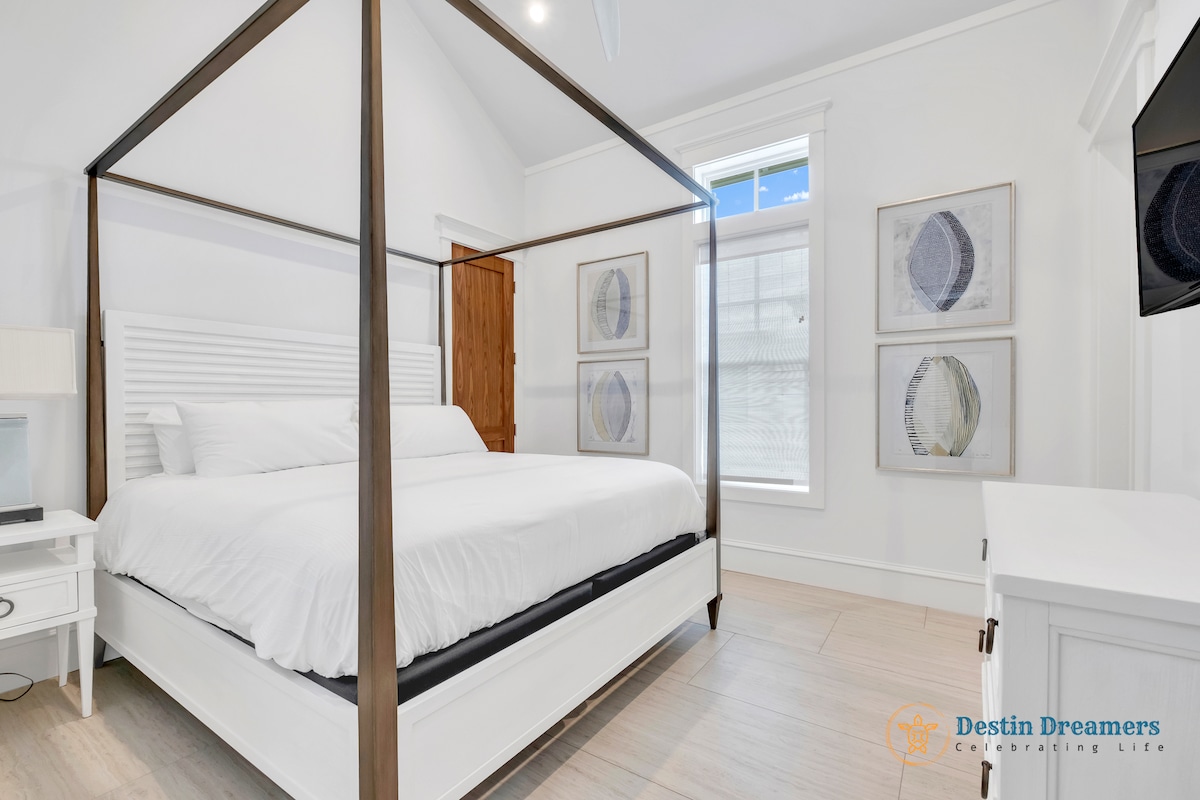 غرفة نوم بسرير كينج في الطابق الثاني - حمام داخلي