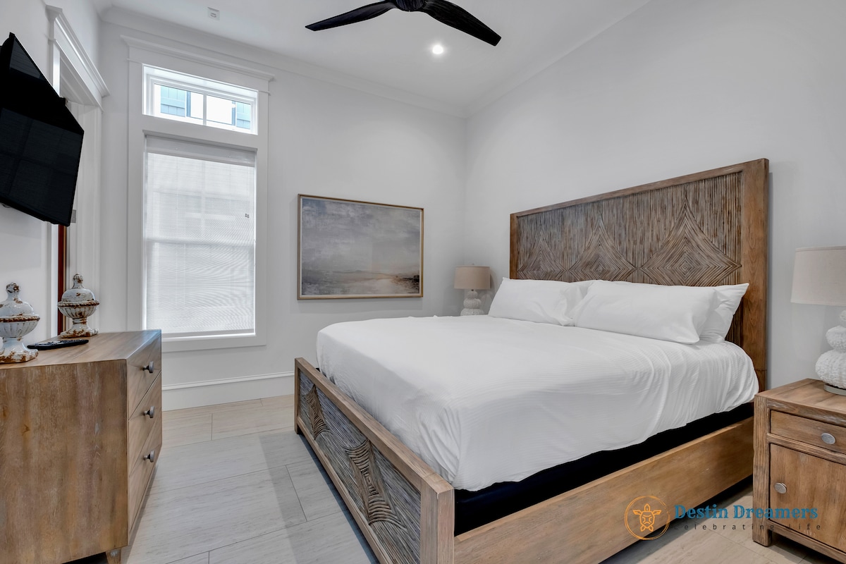 غرفة نوم بسرير كينج في الطابق الأول - حمام داخلي