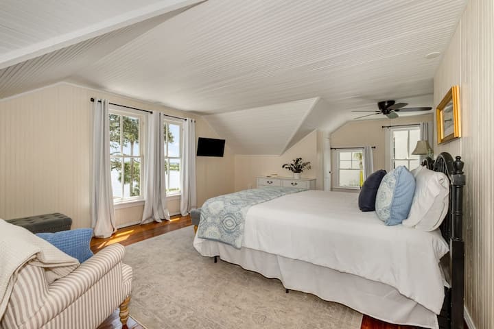 Primárny apartmán s kúpeľňou (sprcha)