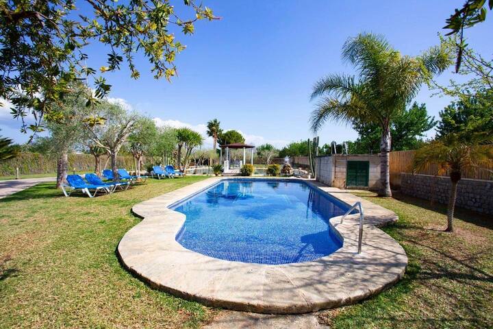 Es Rasquell gallery image 2