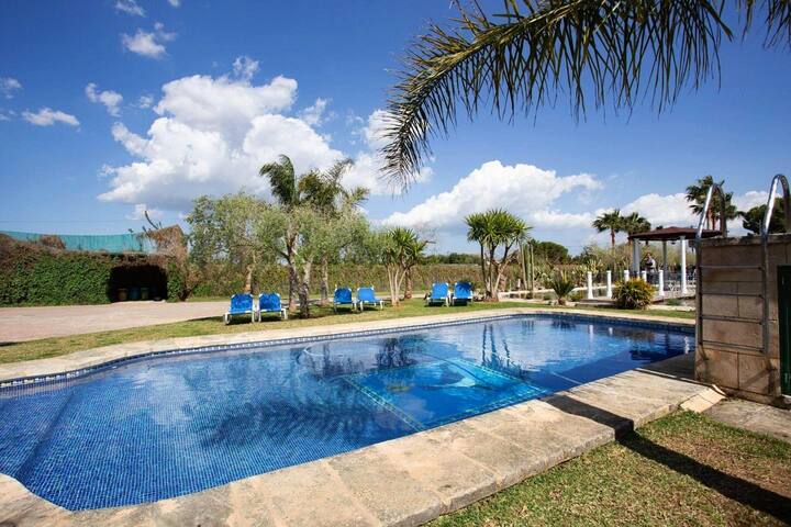 Es Rasquell gallery image 3