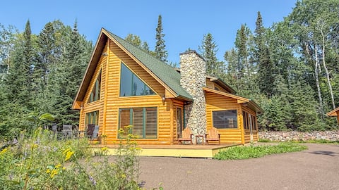 Rocky Shores Retreat in Grand Marais, MN