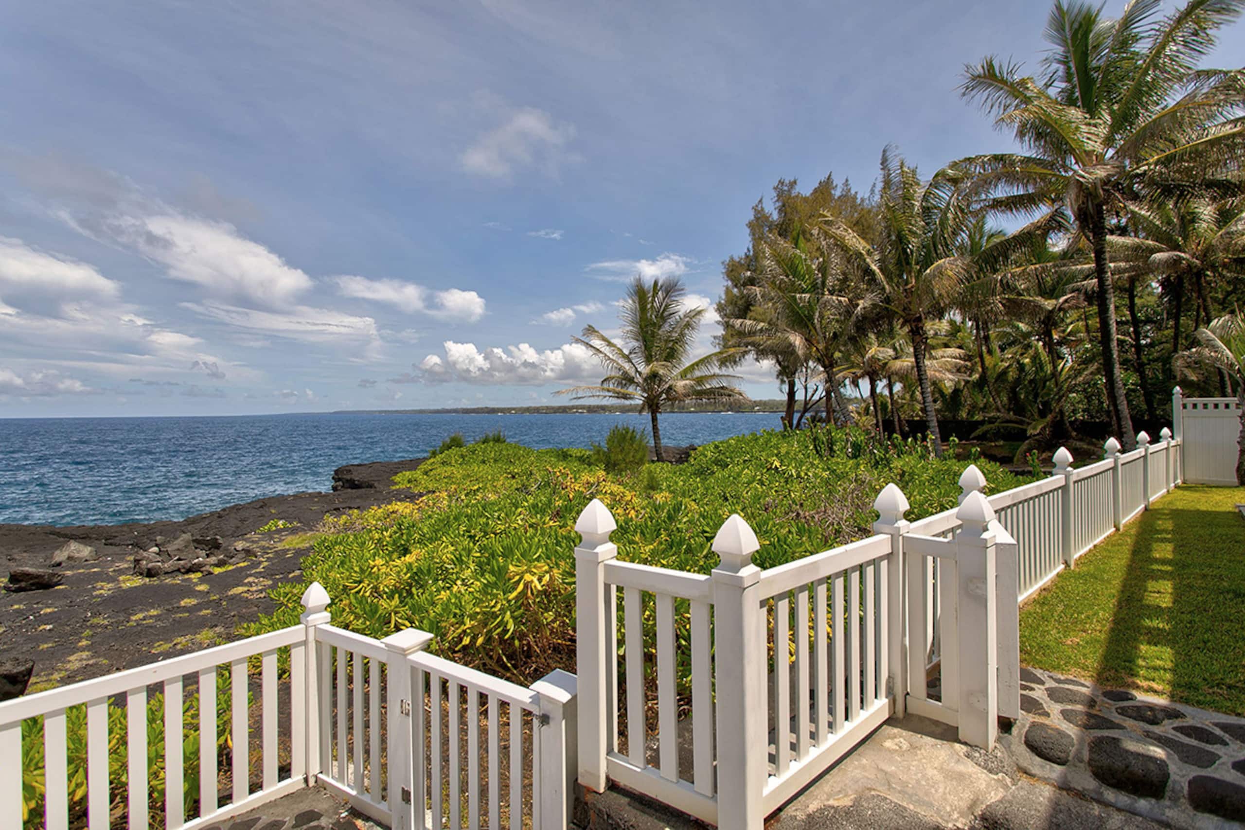 Home in Keaau · ★4.65 · 2 bedrooms · 3 beds · 2 baths - Image 33