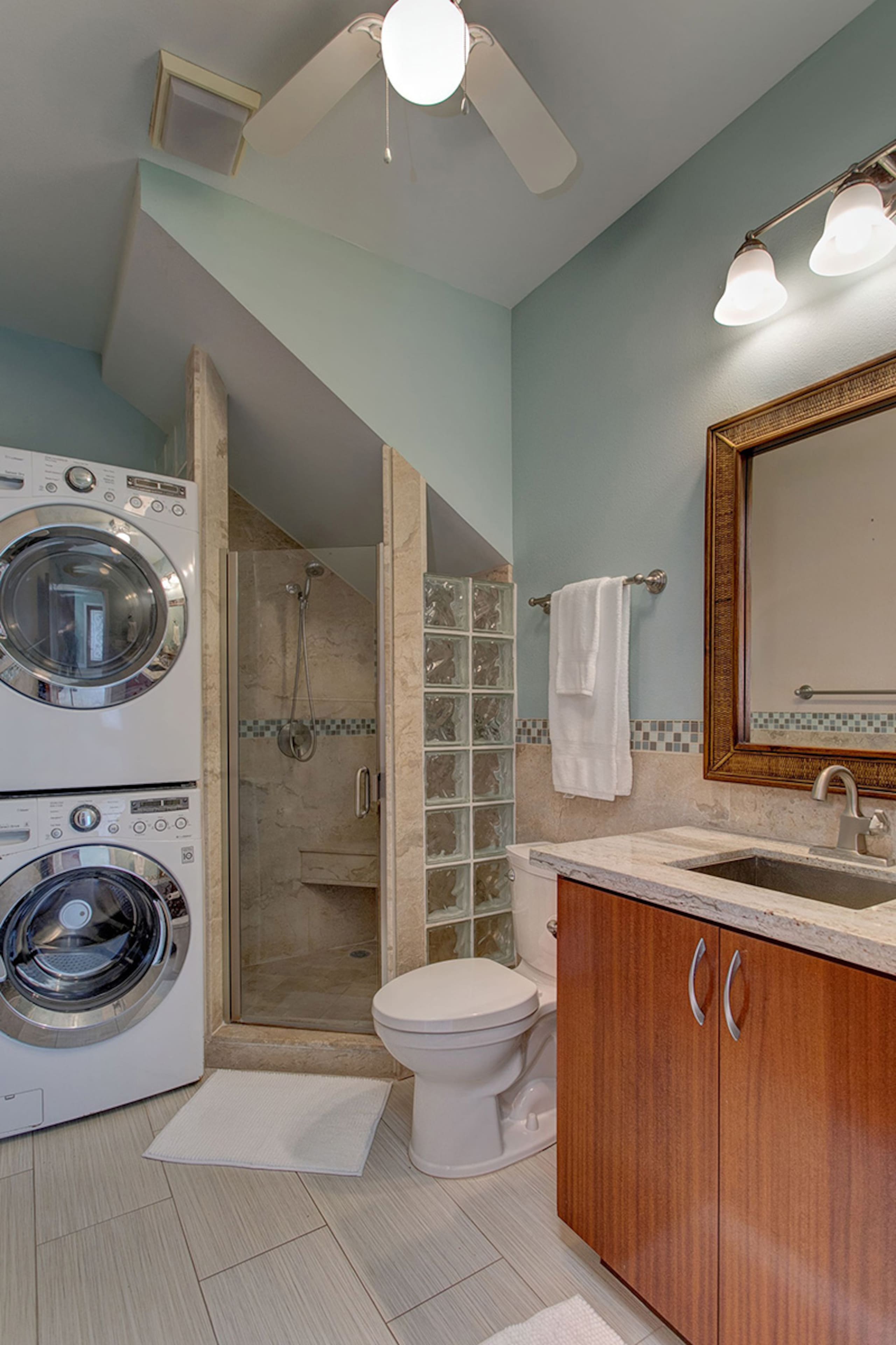 Home in Keaau · ★4.65 · 2 bedrooms · 3 beds · 2 baths - Image 12