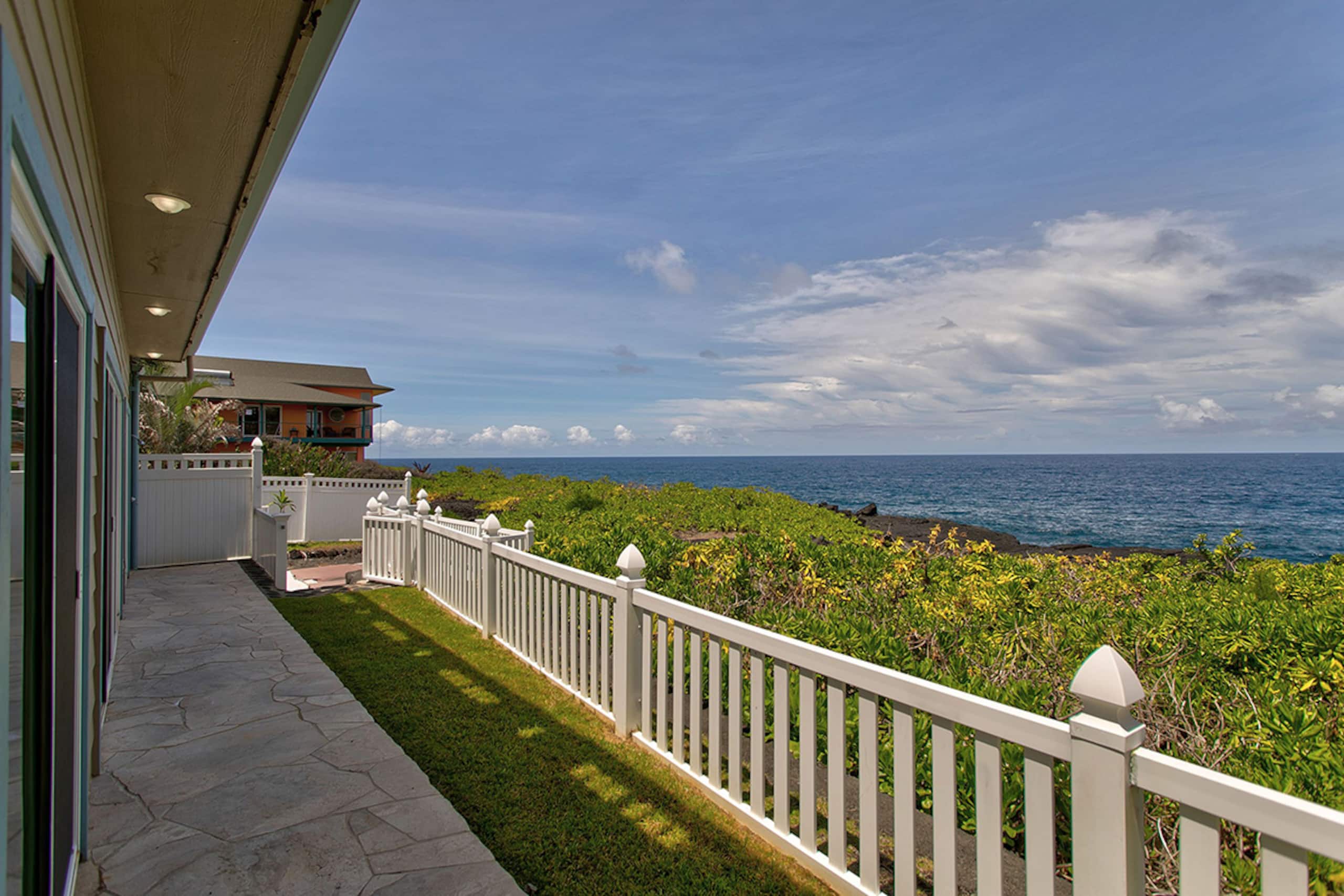 Home in Keaau · ★4.65 · 2 bedrooms · 3 beds · 2 baths - Image 35