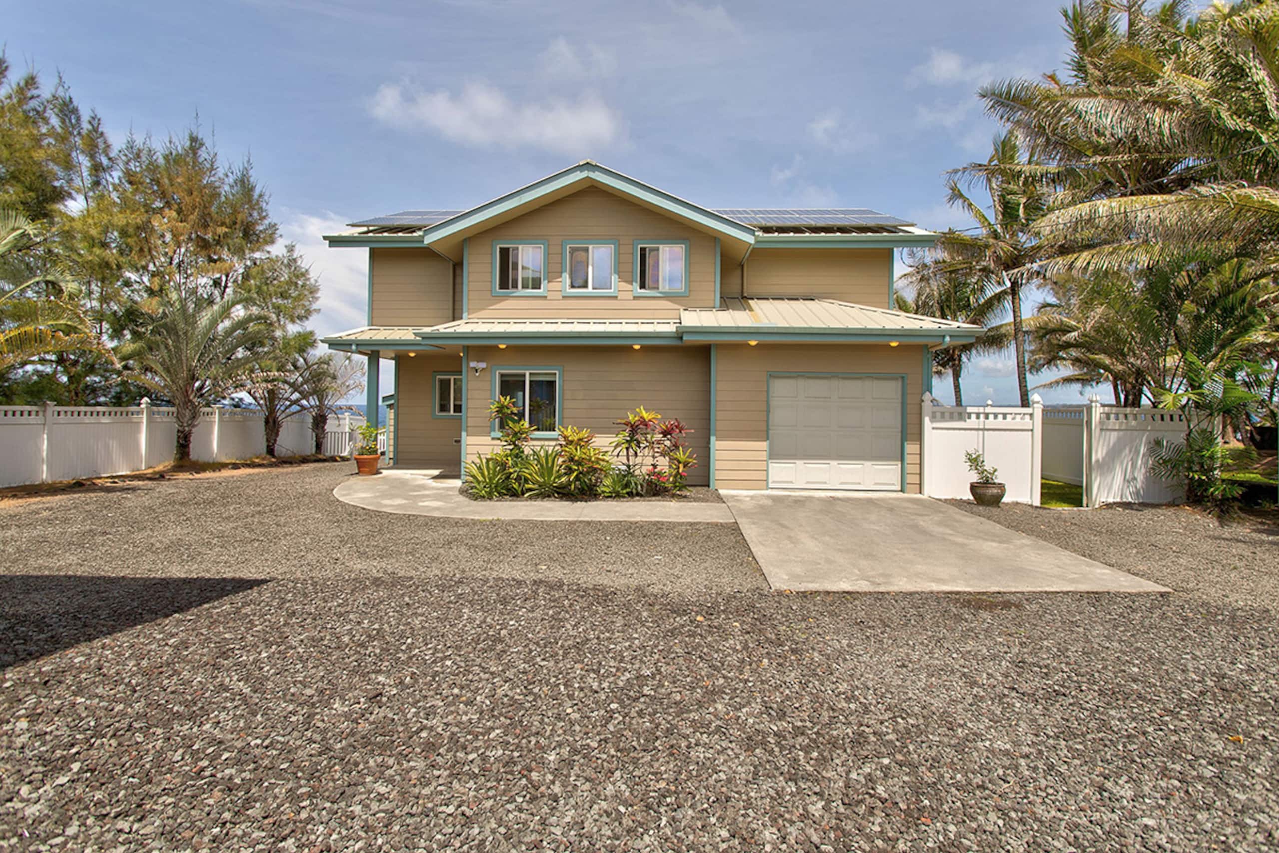Home in Keaau · ★4.65 · 2 bedrooms · 3 beds · 2 baths - Image 2