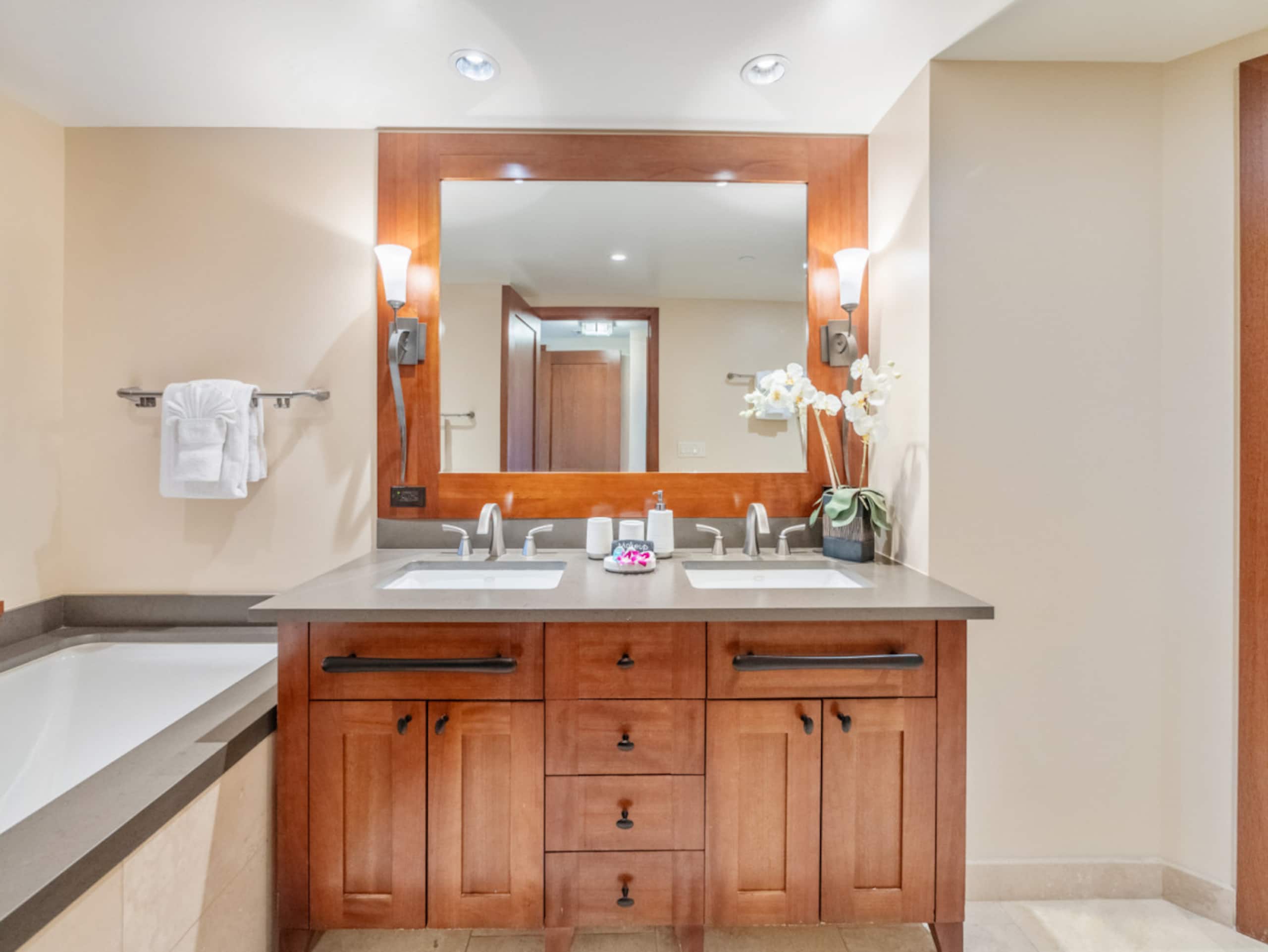 Condo in Kapolei · ★4.75 · 2 bedrooms · 3 beds · 2 private baths - Image 25