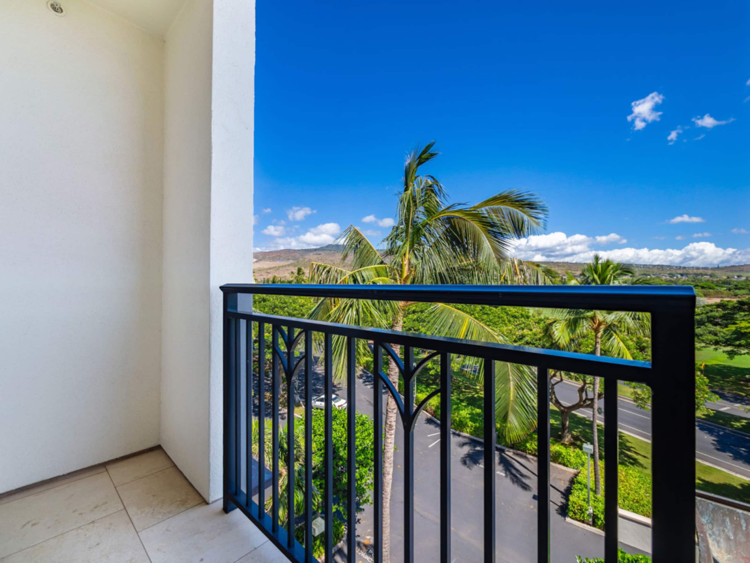 Condo in Kapolei · ★4.75 · 2 bedrooms · 3 beds · 2 private baths - Image 37