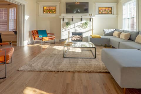 8BR at Tower Grove Park Sleeps 22 / ABODEbucks