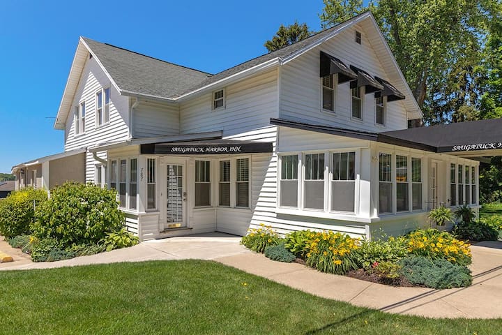 Quaint Cottages managed Airbnb listing 1