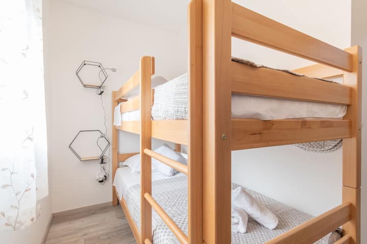 Ორსართულიანი საწოლი