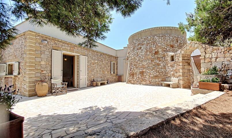 Renovated estate w/ private pool 950m from the sea gallery image 3