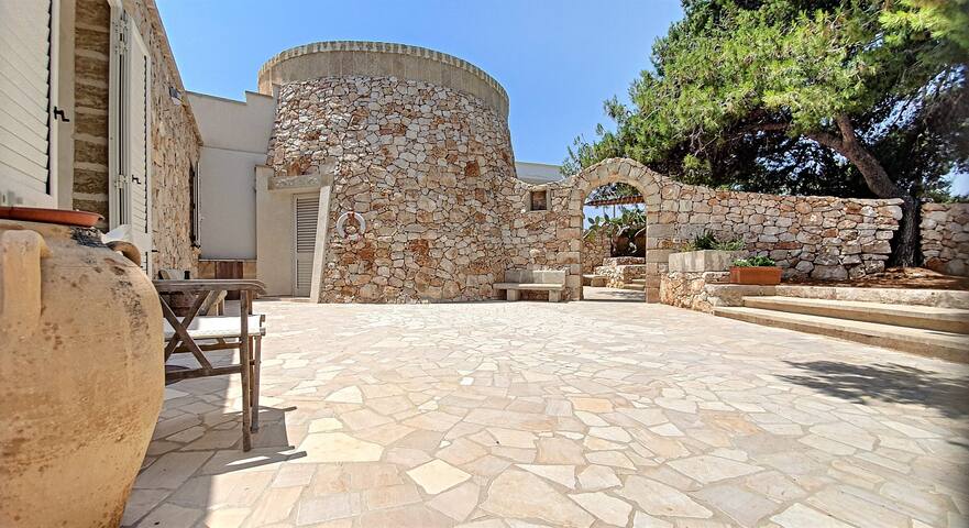 Renovated estate w/ private pool 950m from the sea gallery image 2