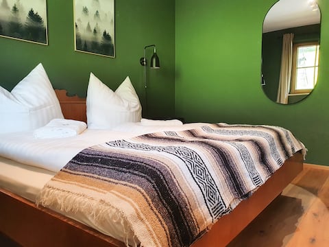 Top Airbnb: Alpine flair apartment with balcony and parking - 2 in Wilten