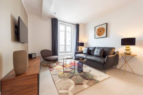 Thomas Moore, 4 stars, Luxury apartment close to t