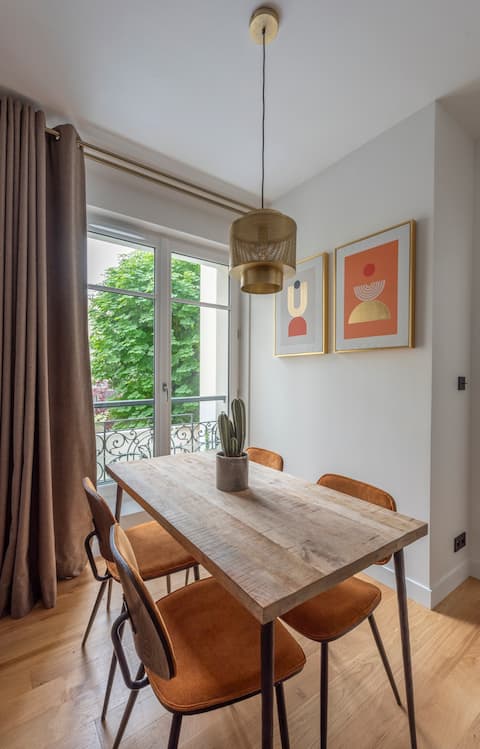 Parisina, 4 stars, Luxury at 1 minute walk from th