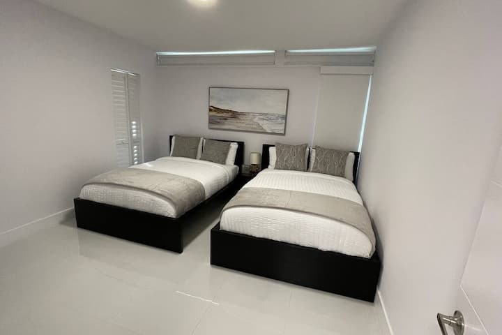 Стая 4: 2 двойни легла 