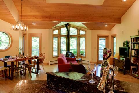 New listing!  Beautiful lake front home hot tub